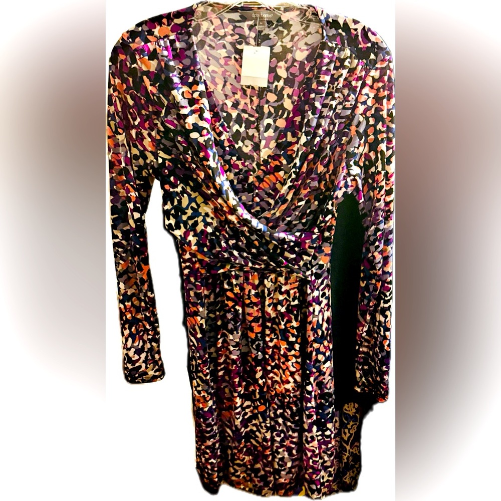 Beautiful flowy Daisy Fuentes Multi-color dress. Medium